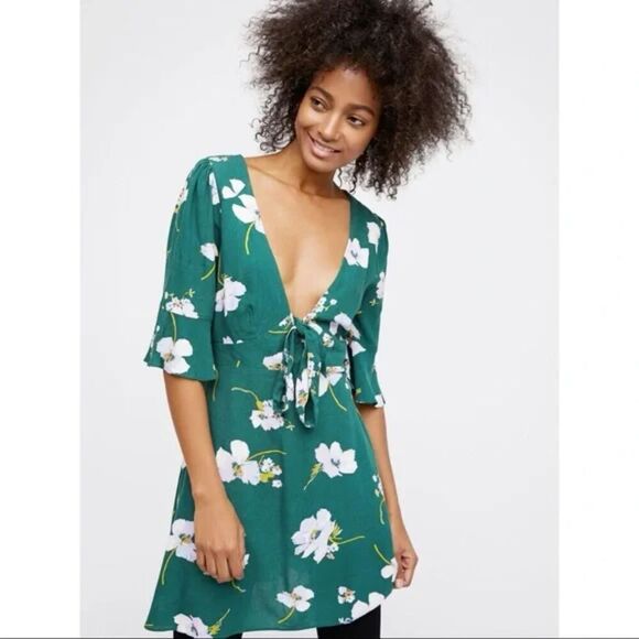 FREE PEOPLE All Yours Green White Floral Print Deep Plunge Mini Dress Size 0 - Picture 1 of 8